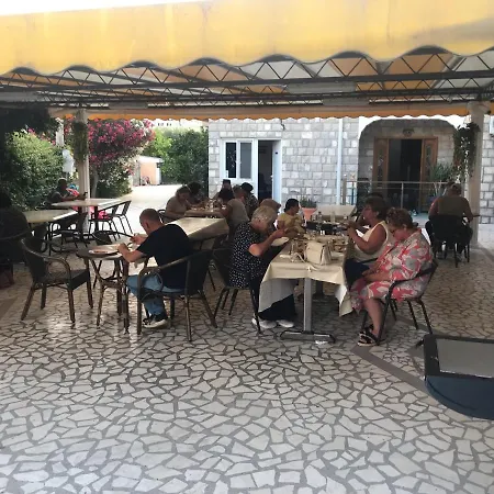 Villa Three Flags Bed & Breakfast Ulcinj Exterior photo