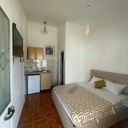 Villa Three Flags Bed & Breakfast Ulcinj Exterior photo